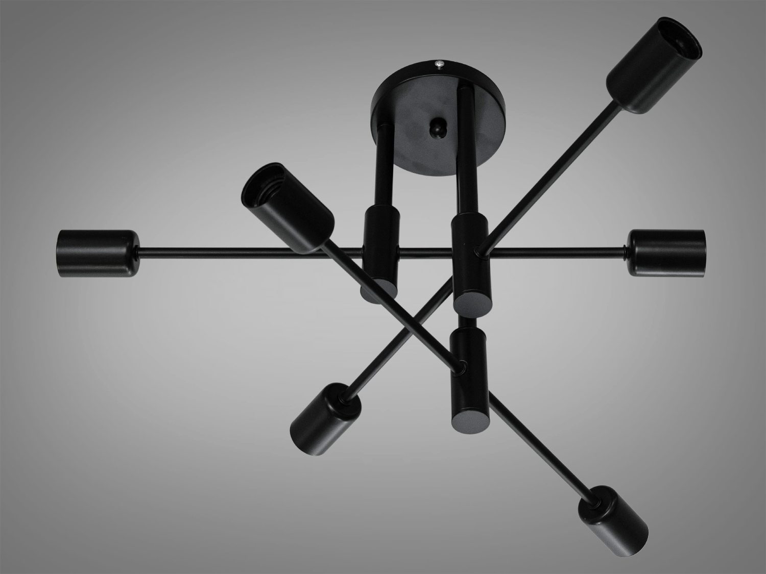 Лаконічна люстра в коворкінги в стилі Loft застосовується в будинках, квартирах, квартирах-студіях, сучасних офісах, арт-просторах, коворкингах, лофт-інтер'єрах, кафе, ресторанах, в сучасних громадських харчуваннях, а також для галерей, художніх ательє. Ця люстра стане ефектним акцентом у різних приміщеннях, де цінують сучасність, креативність та вишуканий дизайн.
Стиль &laquo;Лофт&raquo; зараз дуже популярний, його люблять як творчі особистості, так і вельми практичні люди, які віддають перевагу комфорту та простоті в інтер'єрі.
Люстра спеціально розроблена під світлодіодні лампи стандарту G45 із цоколем Е27. Кріпиться до стелі будь-якого типу універсальним кріпленням на монтажну планку.
Лампи до комплекту не входять.