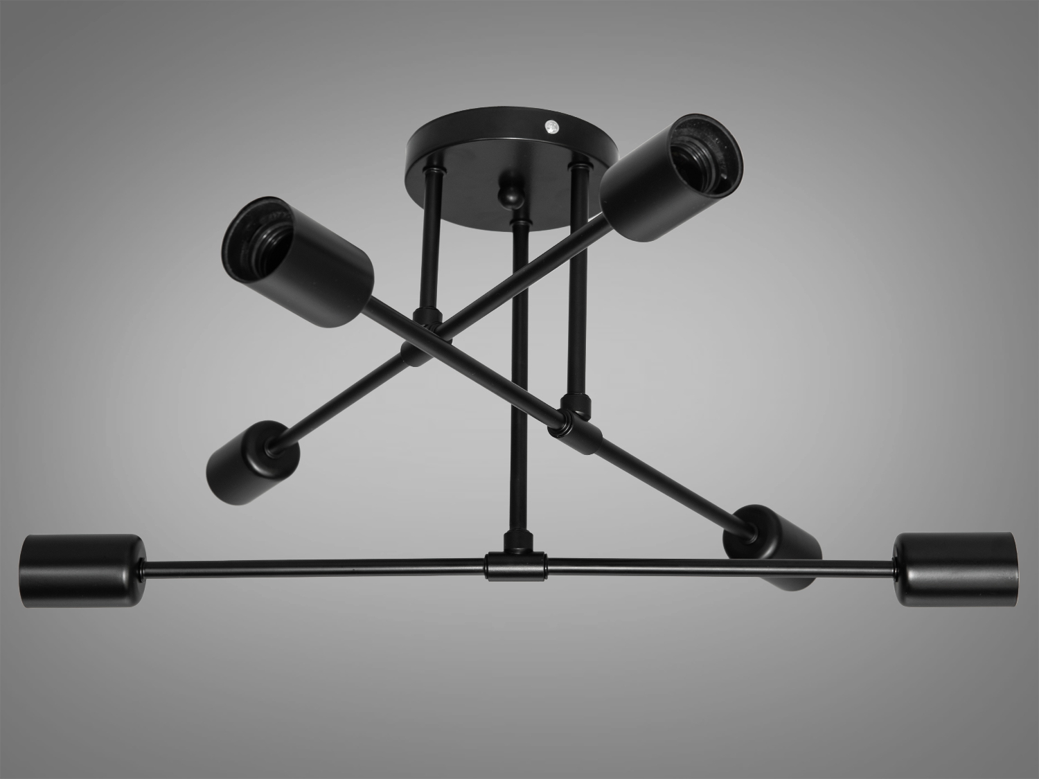 Сувора люстра в квартиру-студію в стилі Loft застосовується в будинках, квартирах, квартирах-студіях, сучасних офісах, арт-просторах, коворкінгах, лофт-інтер'єрах, кафе, ресторанах, в сучасних громадських харчуваннях, а також для галерей, художніх ательє. Ця люстра стане ефектним акцентом у різних приміщеннях, де цінують сучасність, креативність та вишуканий дизайн.
Стиль &laquo;Лофт&raquo; зараз дуже популярний, його люблять як творчі особистості, так і вельми практичні люди, які віддають перевагу комфорту та простоті в інтер'єрі.
Люстра спеціально розроблена під світлодіодні лампи стандарту G45 із цоколем Е27. Кріпиться до стелі будь-якого типу універсальним кріпленням на монтажну планку.
Лампи до комплекту не входять.